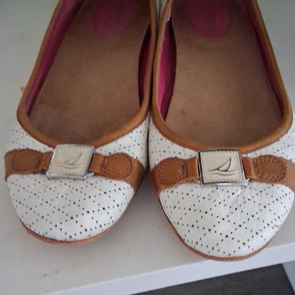 Sperry Women's White and Brown Flats - Picture 2 of 5